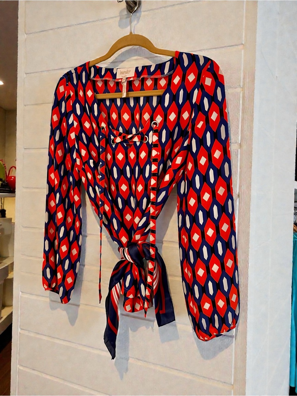 Laundry by Shelli Segal Red & Navy Geometric Tie-Front Blouse